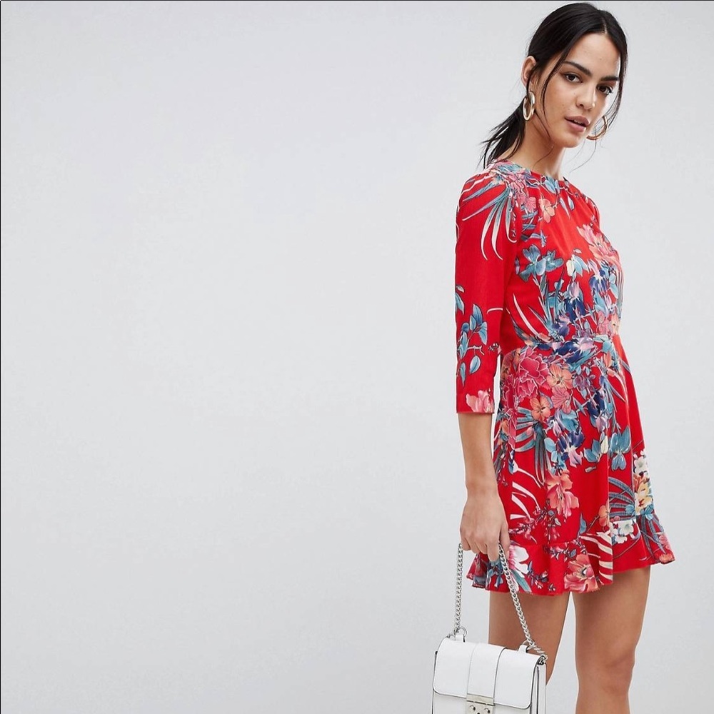 New Boohoo exclusive floral ruffle hem open back dress size 10